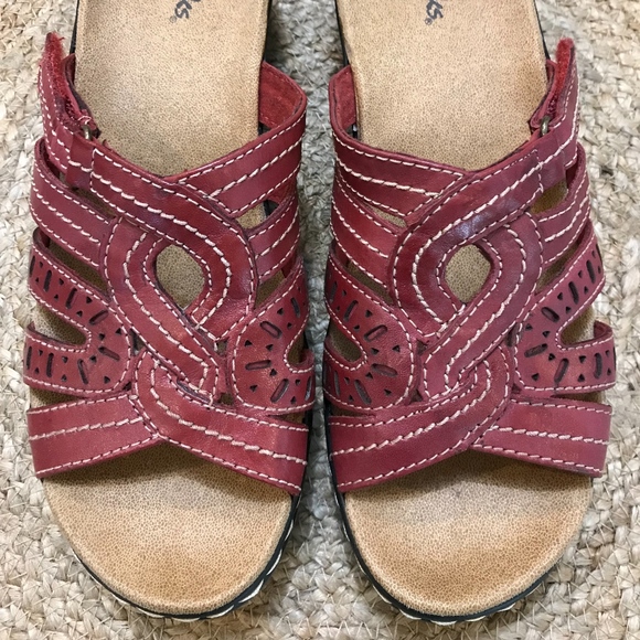 Clarks Shoes - Clarks Lexi Rye Brick Red Leather Sandals-NWT